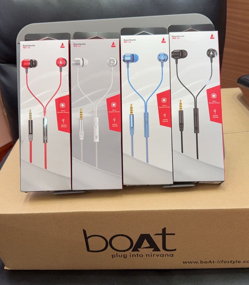 boAt 162 V2 Earphone